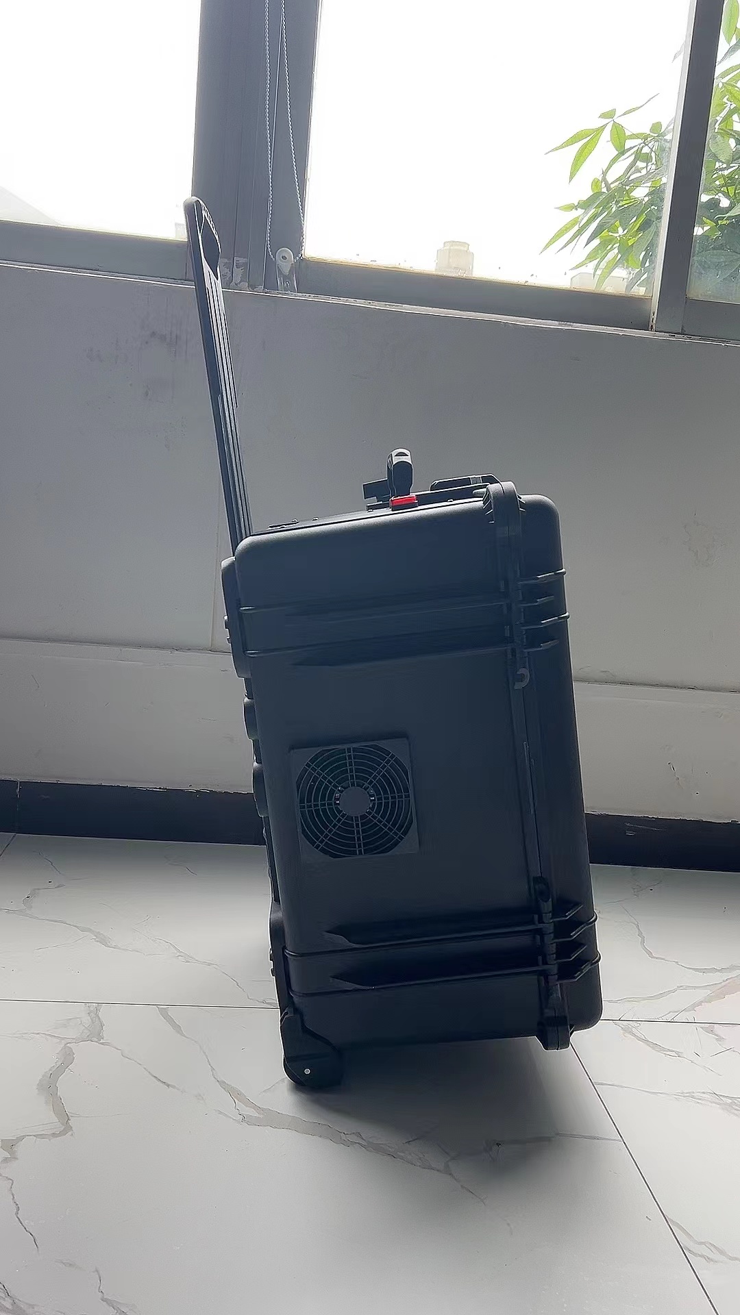 站前手拉箱型移动通信干扰器